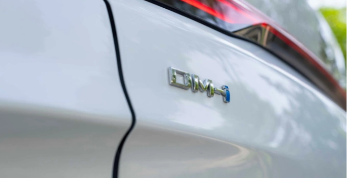 Công nghệ DMi Super Hybrid của BYD tương thích với xăng E10